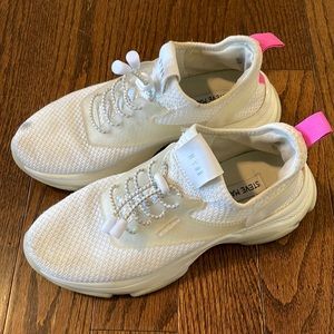 Steve Madden NY 90 sneaker